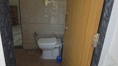 Bathroom Image of 1000 Sq.ft 1.5 BHK Penthouse for rent in Khatiwala Tank Indore for Rs. 22500