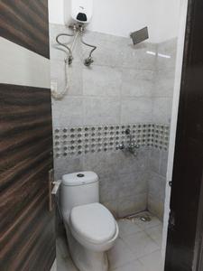 Bathroom Image of 550 Sq.ft 1 BHK Builder Floor for rent in Vaishali Ghaziabad for Rs. 15000