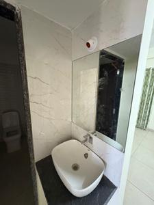 Bathroom Image of 700 Sq.ft 1 BHK Builder Floor for rent in Scheme 103 Indore for Rs. 13000