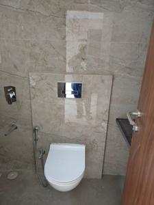 Bathroom Image of 600 Sq.ft 1 BHK Apartment / Flat for rent in Khar West Mumbai for Rs. 100000
