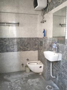Common Bathroom Image of 1125 Sq.ft 2 BHK Builder Floor for rent in Paschim Vihar New Delhi for Rs. 45000