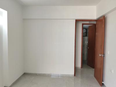 Bedroom Image of 870 Sq.ft 2 BHK Apartment / Flat for rent in Shree Sahajanand Helenium, Chandkheda Ahmedabad for Rs. 20000