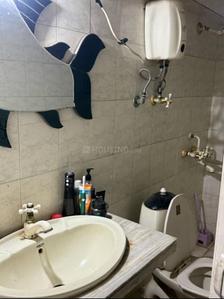 Bathroom Image of PG room in a bungalow No brokerage in Andheri West, Mumbai