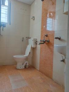 Bathroom Image of 908 Sq.ft 2 BHK Apartment / Flat for sale in Mudichur Chennai for Rs. 4200000