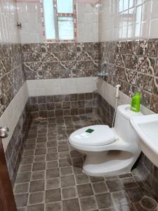 Bathroom Image of 1400 Sq.ft 3 BHK Apartment / Flat for rent in Masab Tank Hyderabad for Rs. 28000