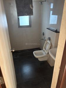 Bathroom Image of 1500 Sq.ft 2 BHK Apartment / Flat for rent in Lodha Casa Rio Gold, Palava Phase 1 Thane for Rs. 29000