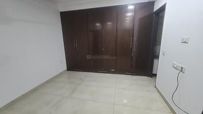 Bedroom Image of 1800 Sq.ft 3 BHK Builder Floor for rent in Surya Niketan New Delhi for Rs. 40000
