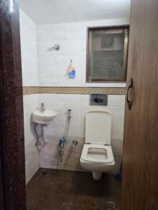 Bathroom Image of 630 Sq.ft 1 BHK Apartment / Flat for sale in Kshitija Shree Laxmi Residency, Byculla Mumbai for Rs. 18500000