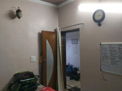 Bedroom Image of 1100 Sq.ft 3 BHK Apartment / Flat for sale in Mayur Vihar II New Delhi for Rs. 18000000