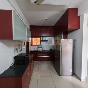 Kitchen Image of 2000 Sq.ft 4 BHK Apartment / Flat for rent in Earth Ambrosia, Vemali Vadodara for Rs. 45000