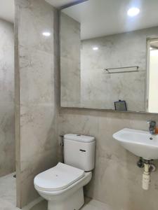 Common Bathroom Image of 1450 Sq.ft 3 BHK Apartment / Flat for rent in Hiranandani Estate Thane for Rs. 125000