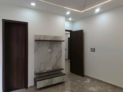 Bedroom Image of 1200 Sq.ft 3 BHK Builder Floor for sale in Pitampura New Delhi for Rs. 15500000