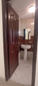 Bathroom Image of 1062 Sq.ft 2.5 BHK Apartment / Flat for sale in Amrapali Silicon City, Sector 76 Noida for Rs. 10000000