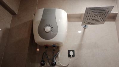 Bathroom Image of 650 Sq.ft 1 BHK Builder Floor for rent in Sector 14 Gurgaon for Rs. 29000