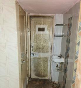 Bathroom Image of 750 Sq.ft 1 BHK Apartment / Flat for rent in Gunjan Vapi for Rs. 6500