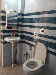 Bathroom Image of 1100 Sq.ft 2.5 BHK Builder Floor for sale in Tollygunge Kolkata for Rs. 3500000