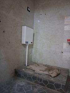Common Bathroom Image of 700 Sq.ft 2 BHK Apartment / Flat for sale in Sector 49 Noida for Rs. 3000000