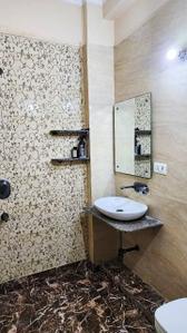Bathroom Image of 5500 Sq.ft 6 BHK Villa for sale in BHEL Township, Sector 17 Noida for Rs. 149500000