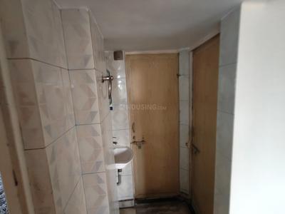 Bathroom Image of 720 Sq.ft 1 BHK Apartment / Flat for rent in Shahibaug Ahmedabad for Rs. 15000