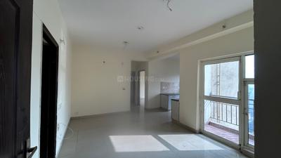 Living Room Image of 900 Sq.ft 2 BHK Apartment / Flat for sale in Gardenia Golf City Phase 4, Sector 75 Noida for Rs. 6800000
