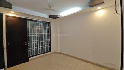 Bedroom Image of 1800 Sq.ft 3 BHK Builder Floor for rent in South Extension II New Delhi for Rs. 100000