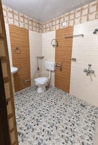 Bathroom Image of 990 Sq.ft 2 BHK Apartment / Flat for sale in Hazratganj Lucknow for Rs. 4400000
