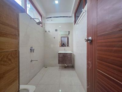 Bathroom Image of 1500 Sq.ft 3 BHK Apartment / Flat for sale in Rajpur Road Dehradun for Rs. 16000000