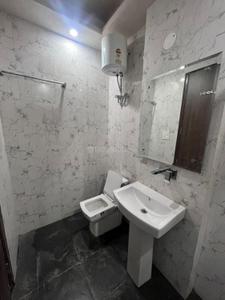 Bathroom Image of 960 Sq.ft 1 BHK Builder Floor for rent in Amausi Lucknow for Rs. 16500