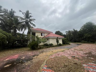 Image of 6000 Sq.ft 5 BHK Independent House for sale in Vyttila, Kochi for Rs. 105000000