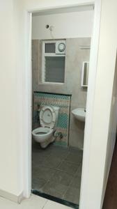 Bathroom Image of 1450 Sq.ft 3 BHK Apartment / Flat for rent in Radiance Icon, Koyambedu Chennai for Rs. 43000