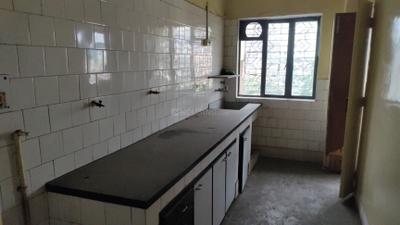 Kitchen Image of 1050 Sq.ft 2 BHK Apartment / Flat for sale in Park Street Area Kolkata for Rs. 16000000