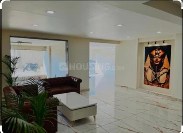 Parakh The Golden Gate Main Image 1