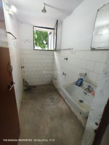 Image of 1500 Sq.ft 3 BHK Apartment / Flat for rent in Sayajiganj, Vadodara for Rs. 15000