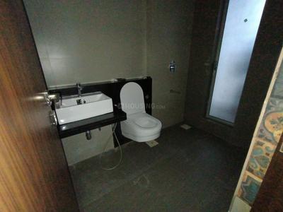 Bathroom Image of 1650 Sq.ft 3 BHK Apartment / Flat for sale in Rajesh White City, Kandivali East Mumbai for Rs. 40000000