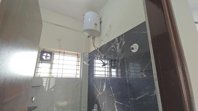 Bathroom Image of 750 Sq.ft 1 BHK Apartment / Flat for rent in Sampigehalli Bengaluru for Rs. 18000