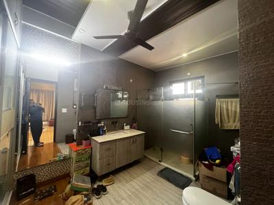 Bathroom Image of 9000 Sq.ft 5 BHK Duplex for rent in Sector 36 Noida for Rs. 165000