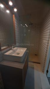 Bathroom Image of 1250 Sq.ft 2 BHK Apartment / Flat for sale in Casablanca Apt, Bandra West Mumbai for Rs. 33500000