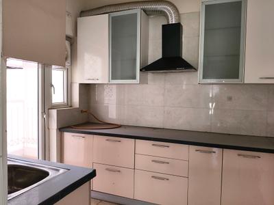Kitchen Image of 1950 Sq.ft 3 BHK Apartment / Flat for rent in Shree Vardhman Victoria, Sector 70 Gurgaon for Rs. 42000