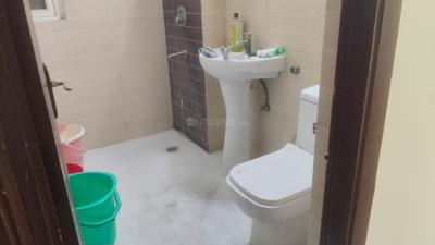 Bathroom Image of 900 Sq.ft 2 BHK Apartment / Flat for rent in Amrapali Zodiac, Sector 120 Noida for Rs. 32000