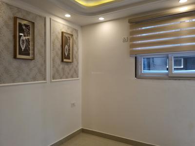 Bedroom Image of 1200 Sq.ft 4 BHK Apartment / Flat for sale in Hans Luxury Floor, Hastsal New Delhi for Rs. 7800001