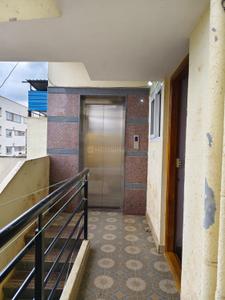 Balcony Image of 575 Sq.ft 1 BHK Apartment / Flat for rent in Halasuru Bengaluru for Rs. 18000