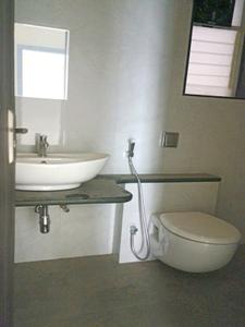 Common Bathroom Image of 900 Sq.ft 2 BHK Apartment / Flat for rent in Nyati Elan, Wagholi Pune for Rs. 21000