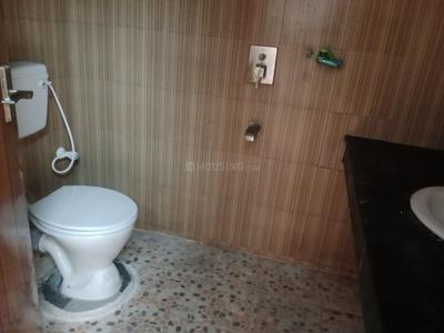 Bathroom Image of 1500 Sq.ft 3 BHK Apartment / Flat for rent in Gandhipuram Coimbatore for Rs. 32000