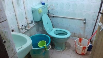Bathroom Image of 600 Sq.ft 2 BHK Apartment / Flat for rent in Apartment, Perambur Chennai for Rs. 20000