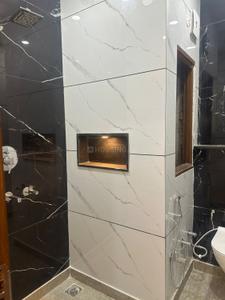 Bathroom Image of 900 Sq.ft 2 BHK Independent House for rent in Subhash Nagar New Delhi for Rs. 34000