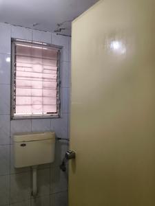 Common Bathroom Image of 650 Sq.ft 1 BHK Apartment / Flat for rent in Vishrantwadi Pune for Rs. 27000