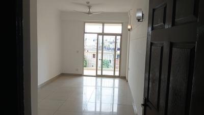 Living Room Image of 1550 Sq.ft 3 BHK Apartment / Flat for sale in Mahagun Mascot, Crossings Republik Ghaziabad for Rs. 11900000