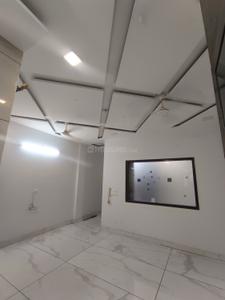 Bedroom Image of 720 Sq.ft 2 BHK Builder Floor for rent in Mukherjee Nagar New Delhi for Rs. 27000