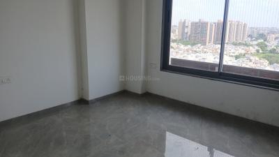 Bedroom Image of 1850 Sq.ft 3 BHK Apartment / Flat for rent in Shafalya Veritas, Sola Ahmedabad for Rs. 45000