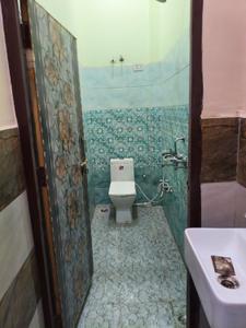 Bathroom Image of 450 Sq.ft 2 BHK Independent House for rent in Najafgarh New Delhi for Rs. 15000